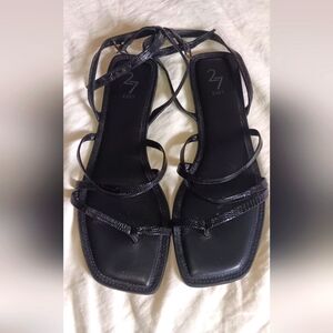 Naturalizer 27 Edit black flat sandals